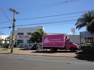 Regional de Uberaba recebe mamógrafo móvel