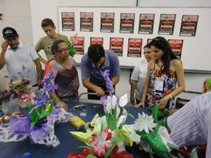 Pará de Minas e Divinópolis realizam as últimas oficinas “ Transformando Lixo em Luxo”