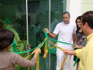 Gonzaga festeja inauguração de unidade da Rede Farmácia de Minas