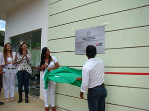 Mathias Lobato recebe Farmácia de Minas