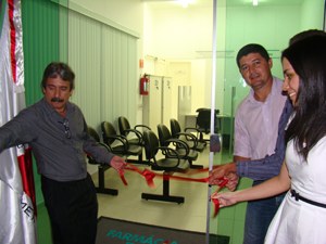 Engenheiro Caldas inaugura unidade da Rede Farmácia de Minas