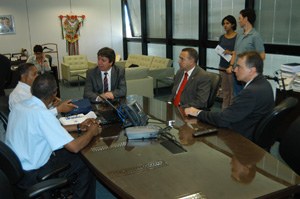 Entrega de relatório da VII Conferência Estadual de Saúde de Minas Gerais