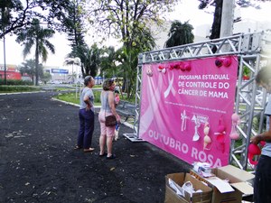 Artistas de Uberlândia realizaram intervenções artísticas visando a prevenção do Câncer de Mama