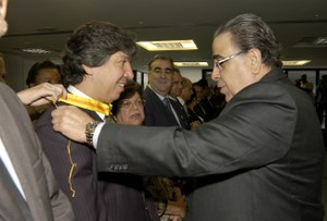 Secretário Estadual de Saúde recebe medalha do mérito da Defesa Civil