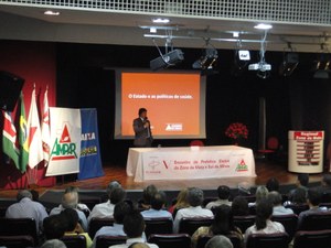 Secretário apresenta políticas públicas de saúde para novos prefeitos