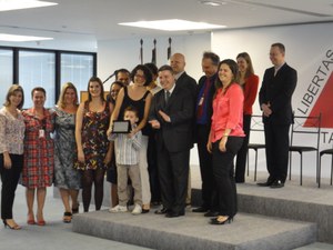 Servidores da SES recebem Prêmio de Excelência em Gestão Pública