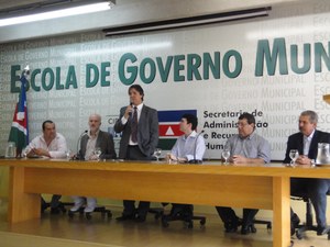 Secretário participa de reunião e visita obras do Hospital Regional em Juiz de Fora