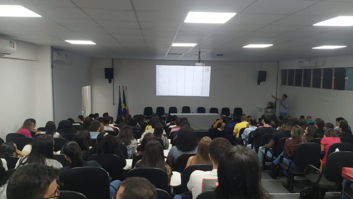 FOTO DA PALESTRA SOBRE CORONAVIRUS