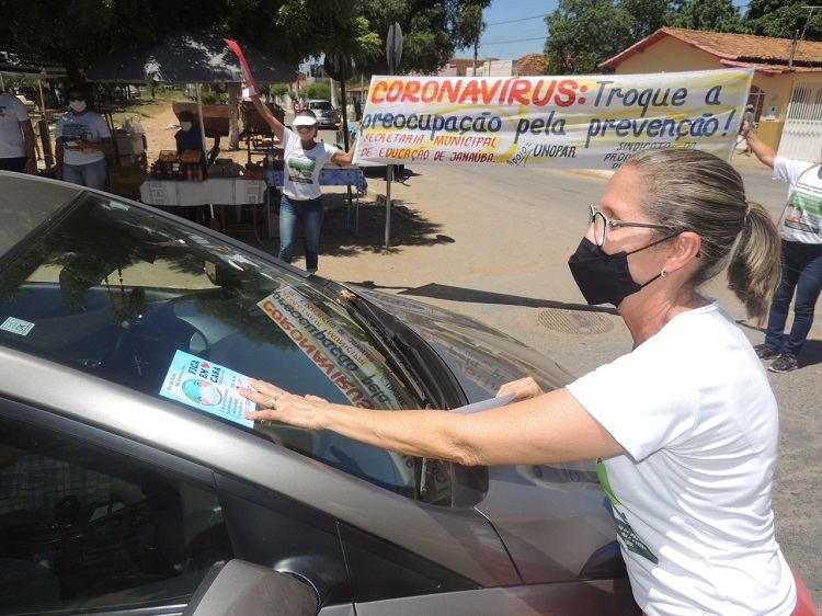 Blitz educativa para conscientização sobre medidas preventivas da covid-19 em Janaúba (SRS Montes Claros)