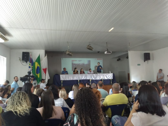 Superintendente da SRS Governador Valadares discursando - Foto: Fernanda Pamponet