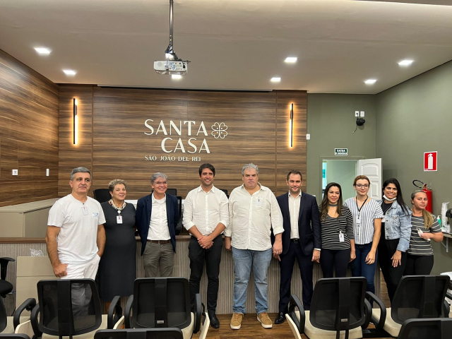 Secretário de Estado de Saúde de Minas Gerais Fábio Baccheretti em visita à Santa Casa de Misericórdia de São João del-Rei - Foto: Divulgação SES-MG