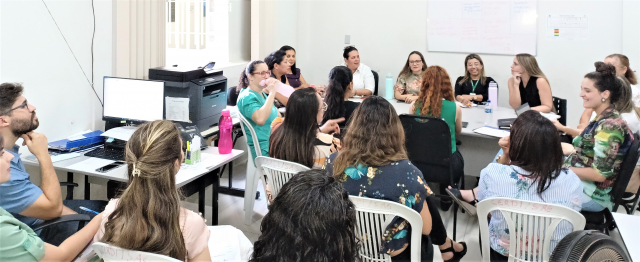 Reunião de técnicos da SES-MG e de Montes Claros no Centro de Referência em Doenças Infecciosas - Foto: Pedro Ricardo