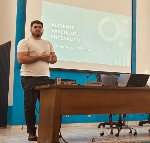 Médico Tiago Rates capacitou profissionais da APS sobre AVC - Foto: ESF/São José da Barra