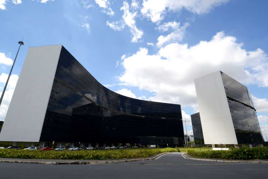 Concurso da Saúde de Minas Gerais divulga resultado da discursiva e abre recursos